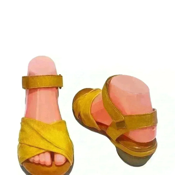 Miz Mooz Women’s Yellow Leather Heeled Sandals Collette With Strap SZ 37/ 6.5-7 - Picture 4 of 12